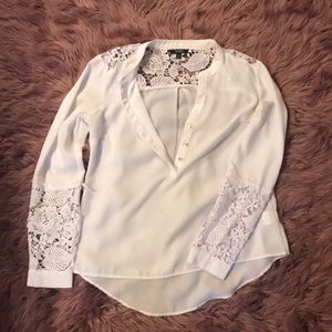 Medium XOXO White blouse